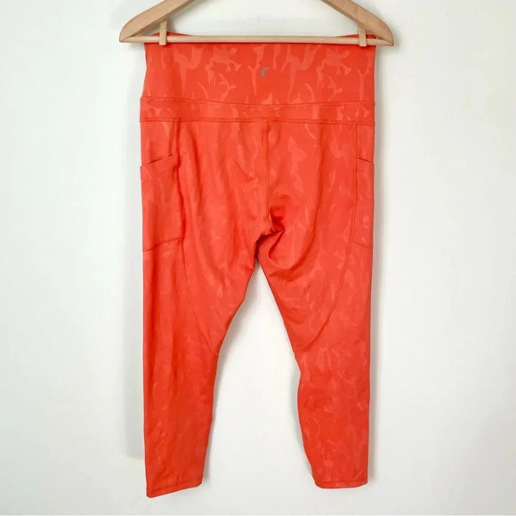 Zyia Active Orange Metalic  Cropped Leggings - Picture 2 of 4